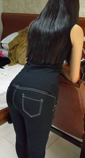 小青美女黑色牛仔家常装摆拍