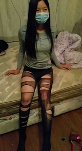 小青的紧身睡裙美腿