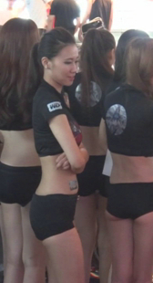 游戏展众多美女让人眼花