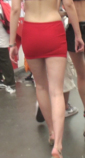 超短包臀长腿模特