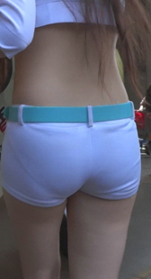 看这内裤勒成这样