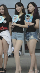 清纯长腿牛仔热裤