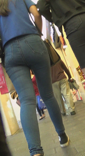 饱满翘臀牛仔裤少妇