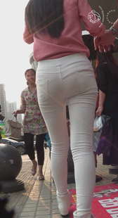 性感白裤紧臀小少妇