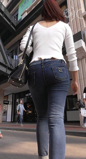 性感翘臀紧牛少妇