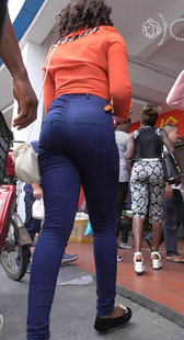 哟哟切克闹，黑妞来一发