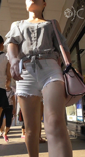 略精悍的白热裤少妇