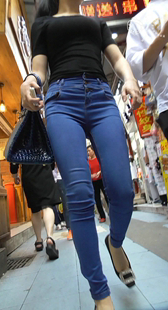 天蓝标准紧牛好身材