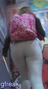 紧身包臀圆布上楼梯