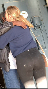 超紧瑜伽裤饱满丰臀少妇