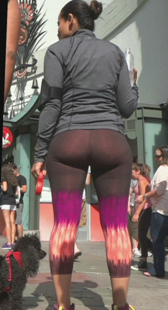 高挑大屁股少妇