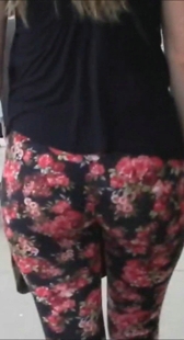 街拍花裤小少妇