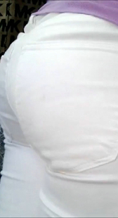 侧拍才能体现出你的性感丰臀