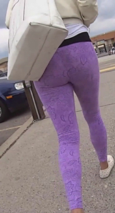 长腿超紧蓝裤少妇