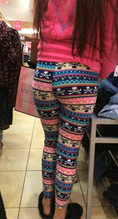 紧身条纹包臀少妇