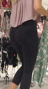 翘臀美少妇买衣服