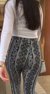 条纹蛇腰大屁股美女