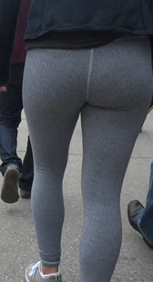 紧身灰裤大PP小妹