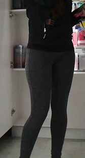 跟拍紧身黑裤小妹身材好