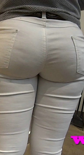 巨臀白裤战斗力肯定强