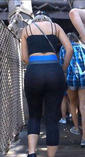 健美裤圆臀熟女