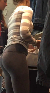 侧拍健美裤大翘臀