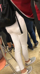 白紧布裤大屁股身材好