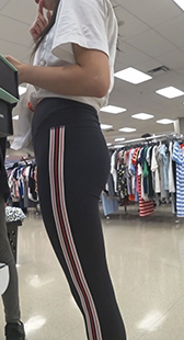 翘臀鲨鱼裤紧身妹子