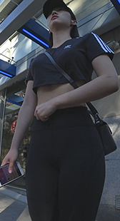 性感鲨鱼裤美女小姐姐