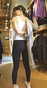 翘臀少妇试衣服