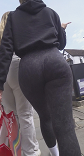 Tall blonde in Gymshark animal print leggings