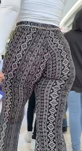 Flare pants booty jiggling through the mall