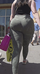 Juicy Donk on this Mediterranean MILF