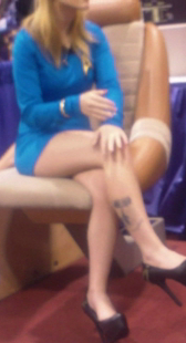 小少妇白皙长腿