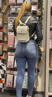 Lloyd  X Mas Shopping with Jeans Pawg