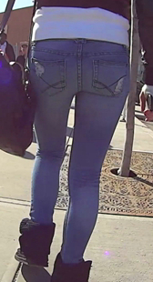 国外街拍蓝牛少妇