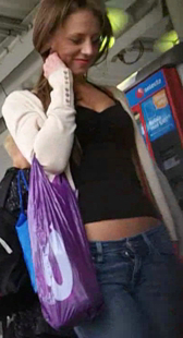 紧牛小妹长得甜美