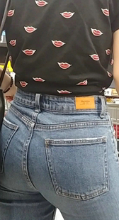 牛仔细腰大屁股少妇