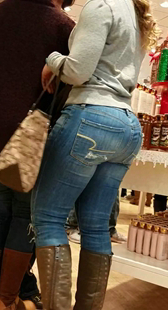 跟拍超市翘臀蓝牛少妇