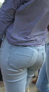 街拍灰紧牛仔洋妞