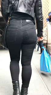 细腰黑牛仔小妹