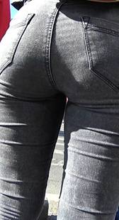 超紧黑牛仔深沟熟女