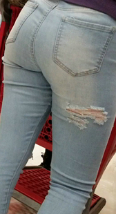 紧身翘臀灰牛仔小姐姐