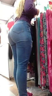 侧拍翘臀牛仔裤重口味洋妞