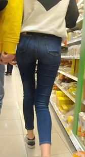 超市紧身裤包臀小妹