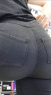 黑牛仔长发服务员大美女