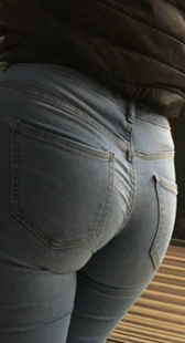 翘臀灰牛仔侧拍美臀