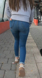 蓝牛包臀长发洋妞