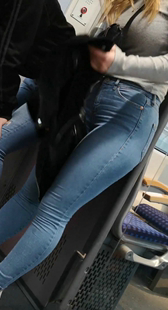 紧身包臀牛仔好身材妹子