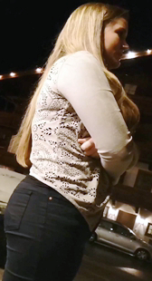 侧拍包臀黑牛仔重口味